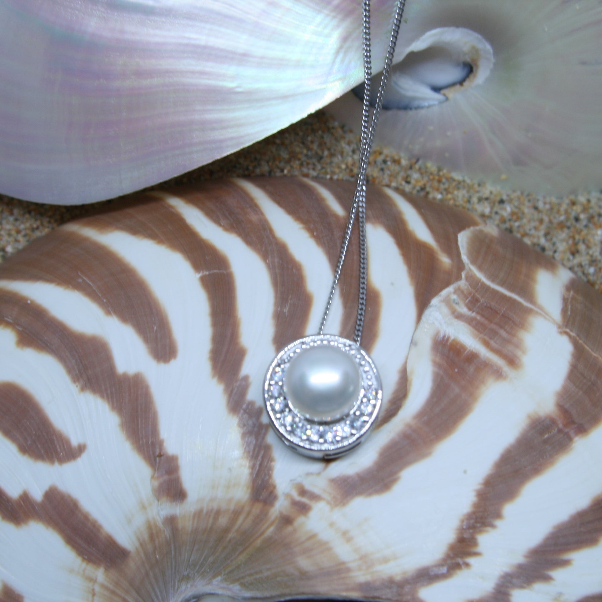 Maddison White Pearl Pendant